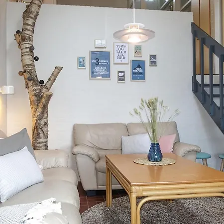 2 Bedroom Lovely In דירה אלינגה
