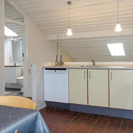 2 Bedroom Lovely In * אלינגה