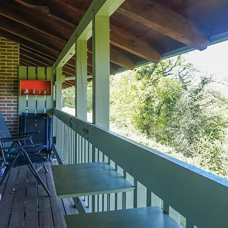 דירה 2 Bedroom Lovely In